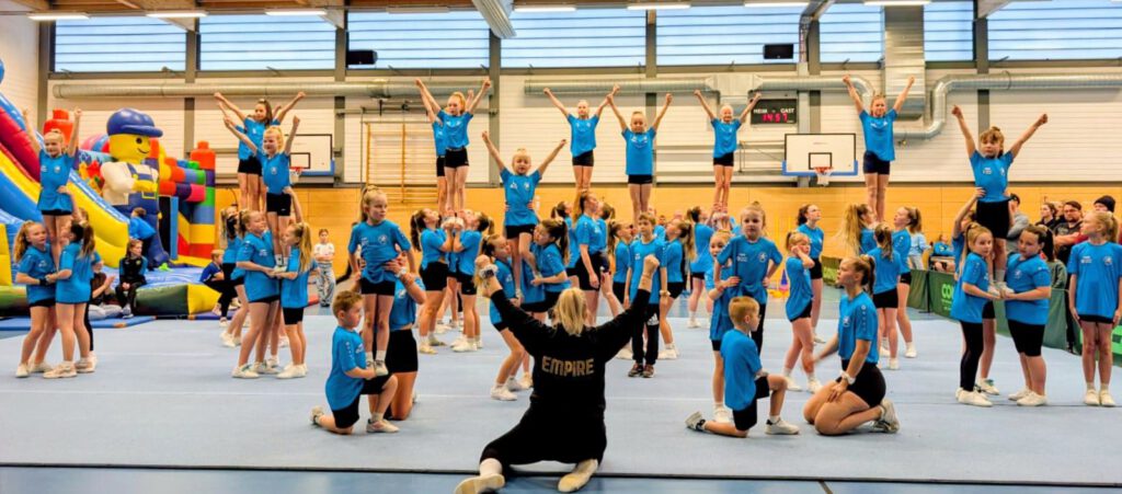 EMPIRE CHEER ATHLETICS Gruppenbild
